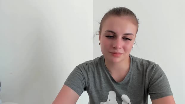 EarlyyBird MyFreeCams Female 16-04-2025