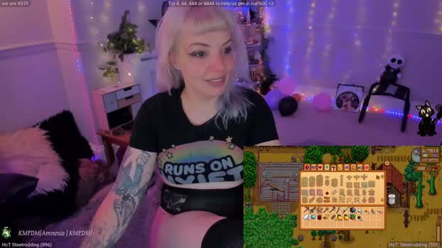 LunaWolfie MyFreeCams Female 15-04-2025