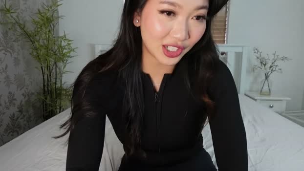 Miss_ReinaT MyFreeCams Female 15-04-2025