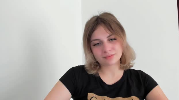 EarlyyBird MyFreeCams Female 17-04-2025