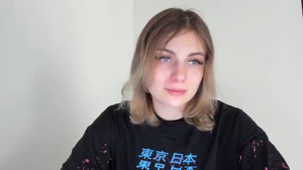 EarlyyBird MyFreeCams Female 18-04-2025