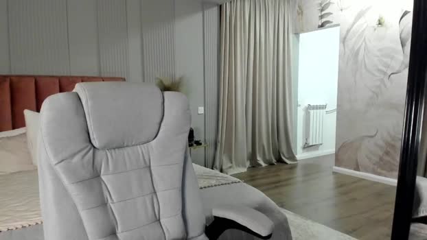 NellieCutest MyFreeCams Female 17-04-2025