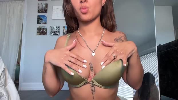 gigglygianni Chaturbate Female 17-04-2025
