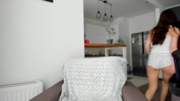 BeeTheQueen MyFreeCams Female 19-04-2025