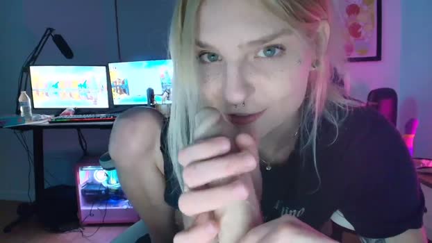 DuckChan0 MyFreeCams Female 19-04-2025