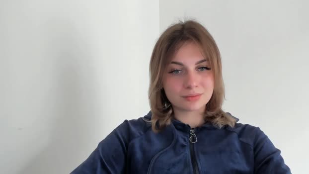 EarlyyBird MyFreeCams Female 19-04-2025