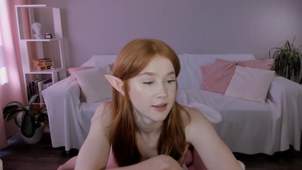 leahsthetics Chaturbate Female 19-04-2025