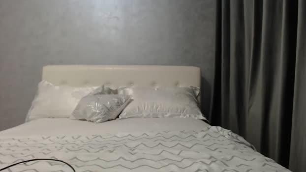 Aahh_Emilia MyFreeCams Female 19-04-2025