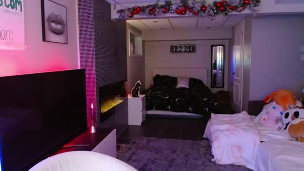 Serafina MyFreeCams Female 21-04-2025