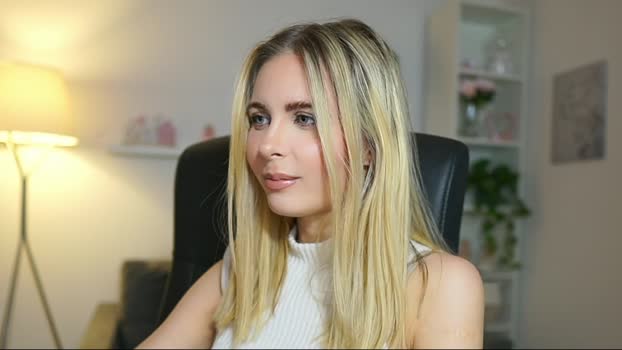 Catecrago_ MyFreeCams Female 22-04-2025