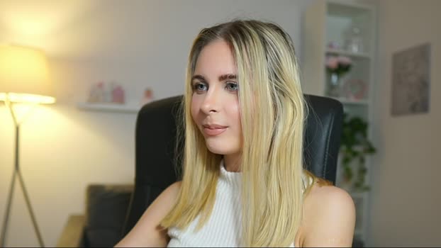 Catecrago_ MyFreeCams Female 22-04-2025