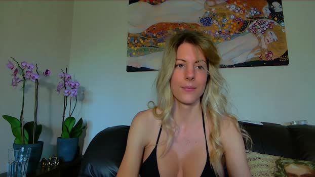 Helenadoll MyFreeCams Female 21-04-2025