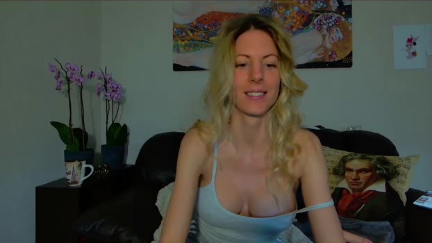 Helenadoll MyFreeCams Female 22-04-2025