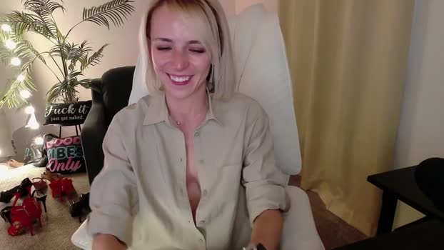 MarthaMayer MyFreeCams Female 21-04-2025