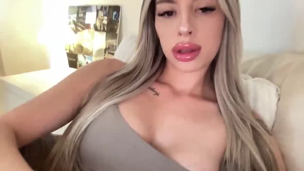 aryaaxo MyFreeCams Female 21-04-2025