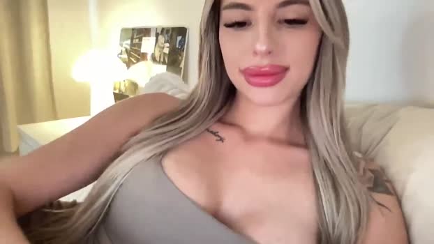 aryaaxo MyFreeCams Female 21-04-2025