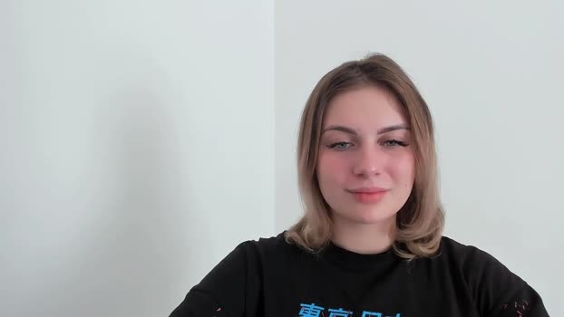 EarlyyBird MyFreeCams Female 23-04-2025