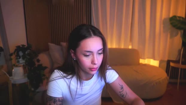 Naomii18 MyFreeCams Female 22-04-2025