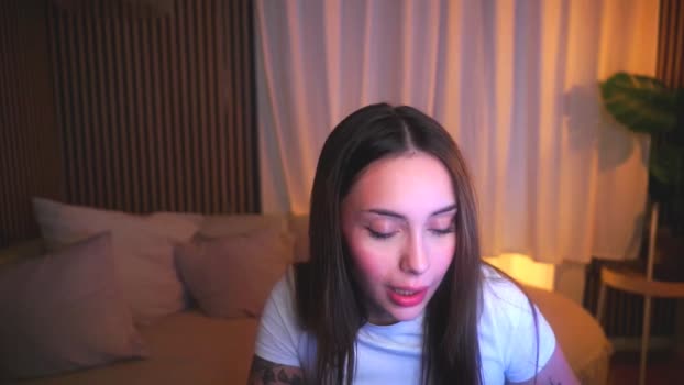 Naomii18 MyFreeCams Female 22-04-2025