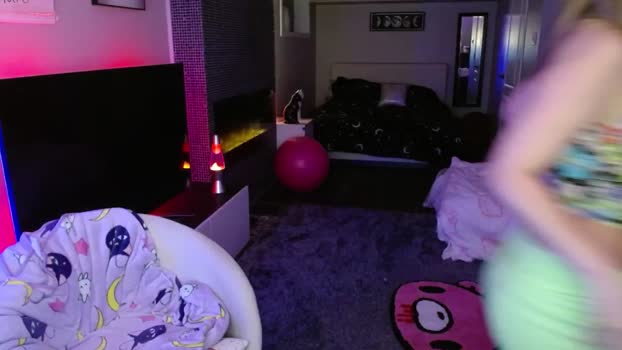 Serafina MyFreeCams Female 23-04-2025