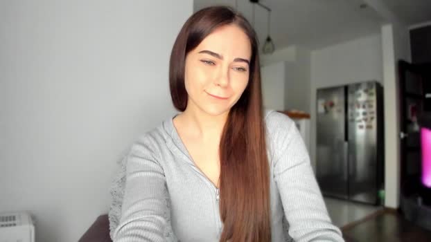 BeeTheQueen MyFreeCams Female 23-04-2025