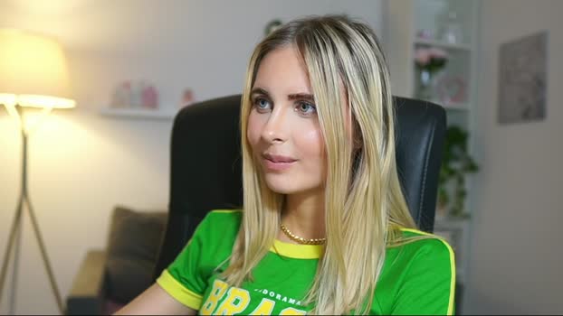 Catecrago_ MyFreeCams Female 23-04-2025