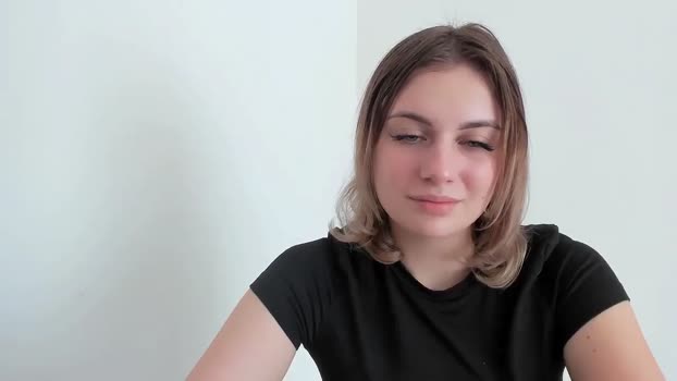 EarlyyBird MyFreeCams Female 24-04-2025