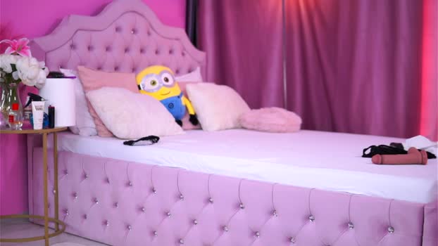 Missmo0n1 MyFreeCams Female 24-04-2025