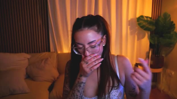 Naomii18 MyFreeCams Female 23-04-2025