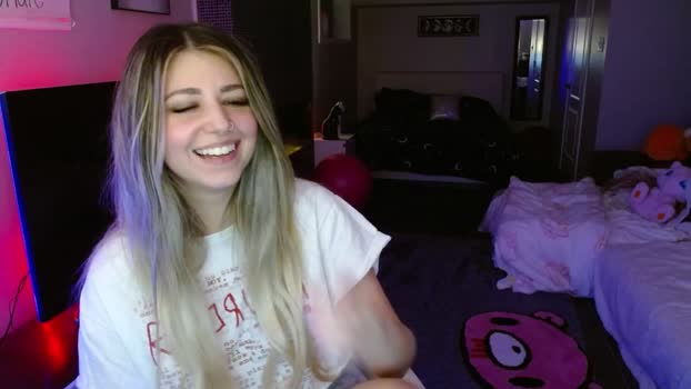 Serafina MyFreeCams Female 24-04-2025