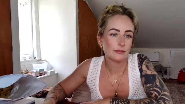 Lena_bee MyFreeCams Female 24-04-2025