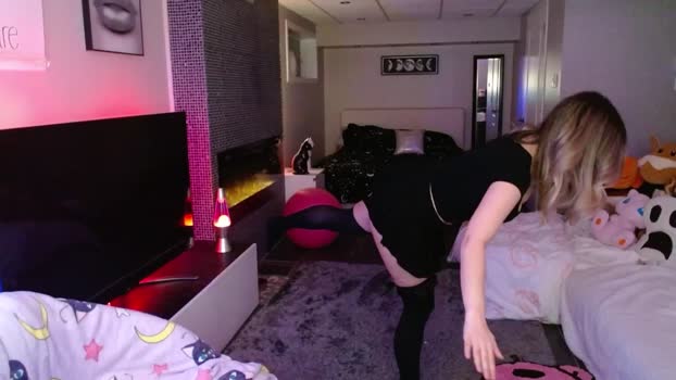 Serafina MyFreeCams Female 25-04-2025