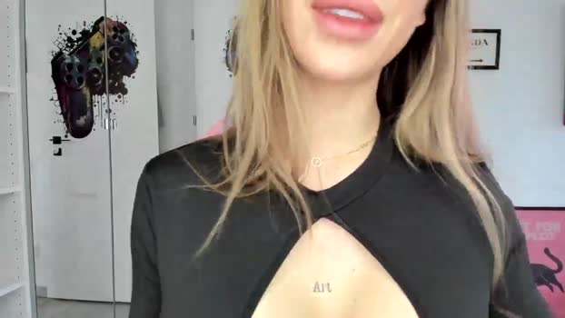 Vickyy99 MyFreeCams Female 25-04-2025