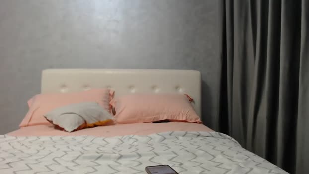 Aahh_Emilia MyFreeCams Female 27-04-2025