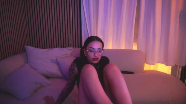 Naomii18 MyFreeCams Female 27-04-2025