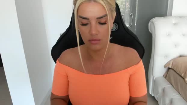 Allesia_ MyFreeCams Female 29-04-2025