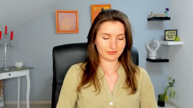 EmilysBack MyFreeCams Female 28-04-2025