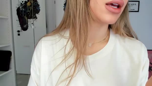 Vickyy99 MyFreeCams Female 29-04-2025