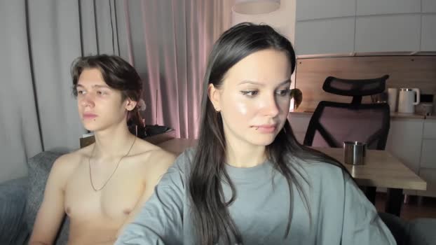 yourher0in Chaturbate Couple 28-04-2025