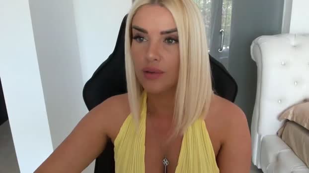 Allesia_ MyFreeCams Female 30-04-2025