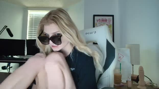 DuckChan0 MyFreeCams Female 01-05-2025