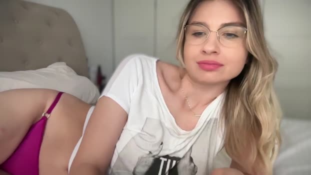 AlyMiss MyFreeCams Female 02-05-2025