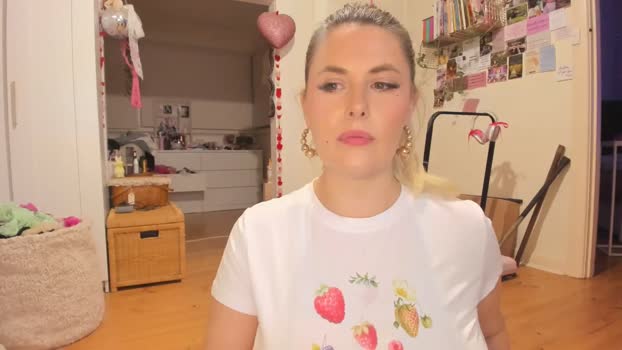 Fun_Nikki MyFreeCams Female 02-05-2025