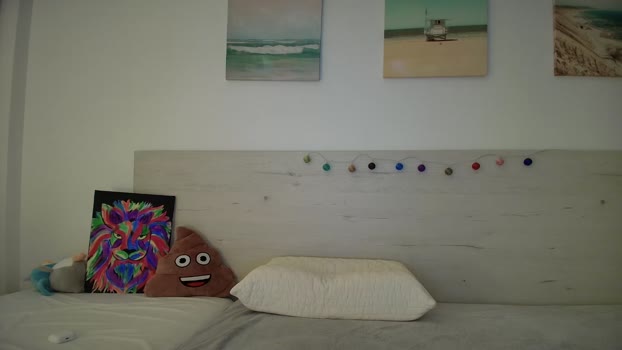 Summer_Gold MyFreeCams Female 01-05-2025