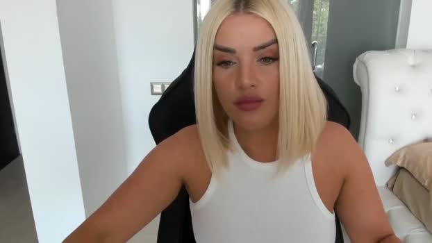 Allesia_ MyFreeCams Female 03-05-2025