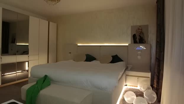 BlondeIsBack MyFreeCams Female 02-05-2025