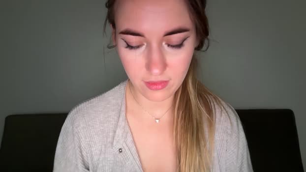 SkySunFlower MyFreeCams Female 04-05-2025