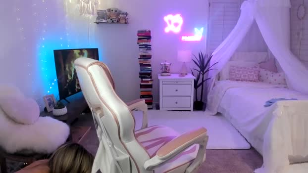 LillieQ MyFreeCams Female 05-05-2025