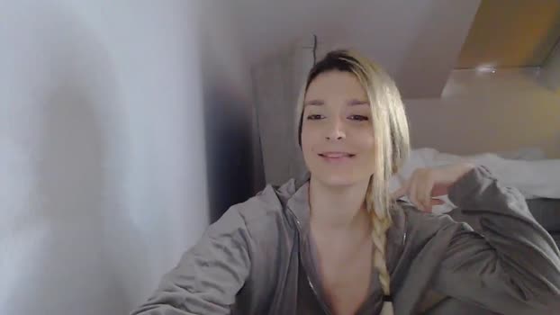 Alllees MyFreeCams Female 06-05-2025