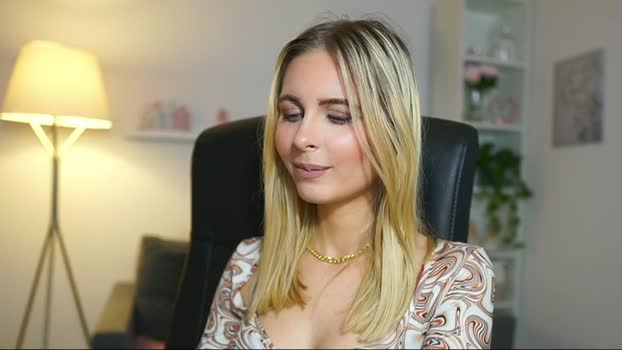 Catecrago_ MyFreeCams Female 06-05-2025